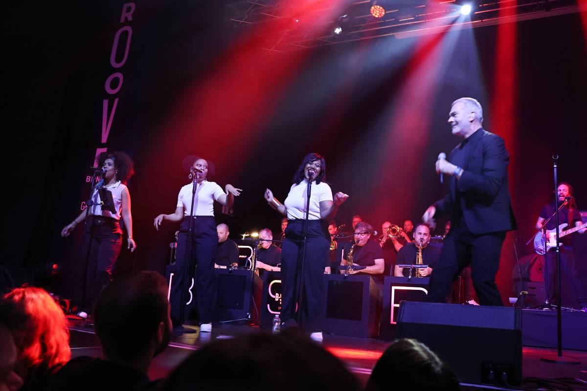 Electro Deluxe se spojili s B-Side Bandem a předvedli v Brně elektrizující show