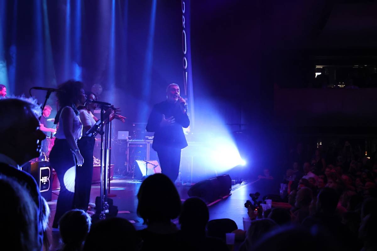 Electro Deluxe se spojili s B-Side Bandem a předvedli v Brně elektrizující show