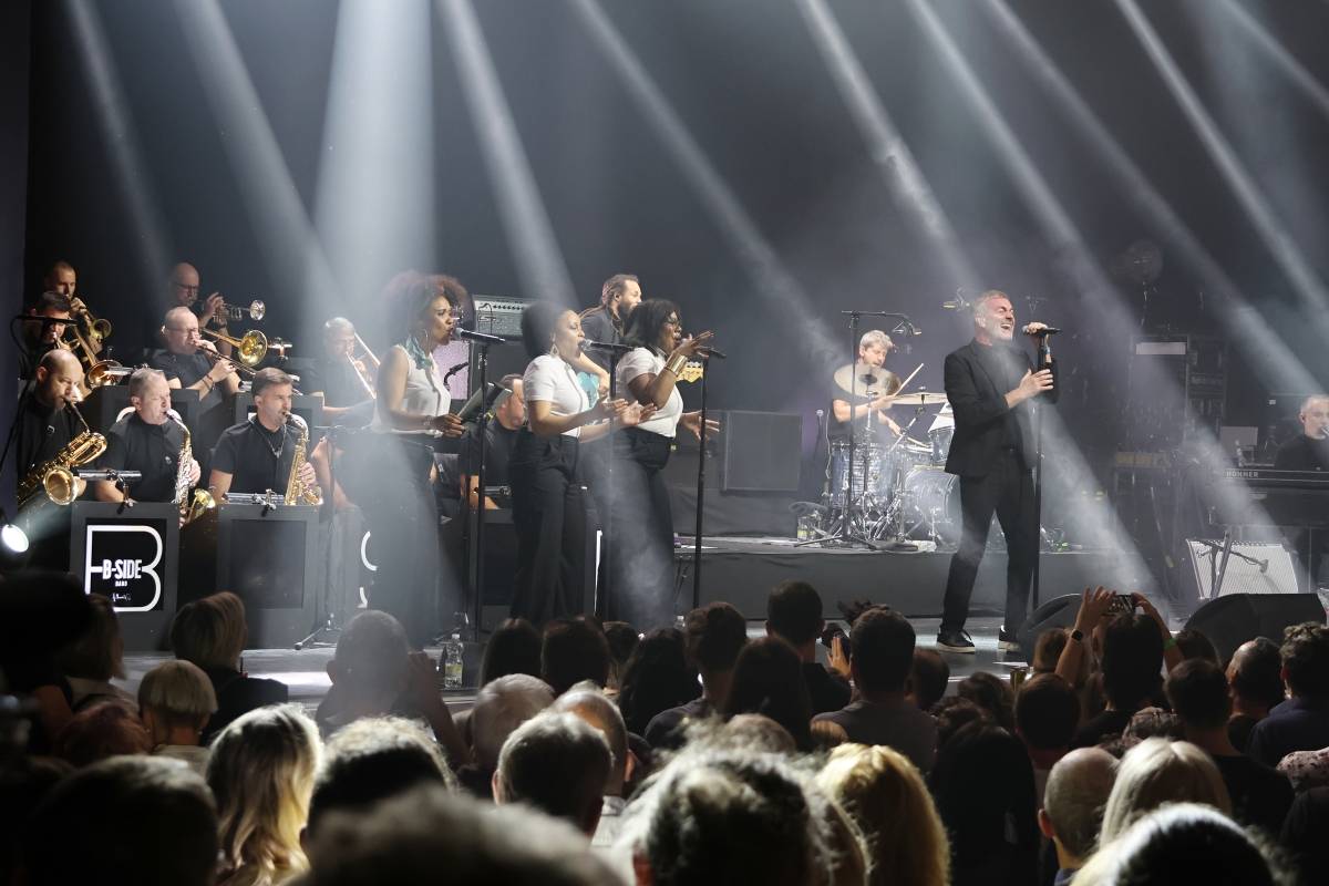 Electro Deluxe se spojili s B-Side Bandem a předvedli v Brně elektrizující show