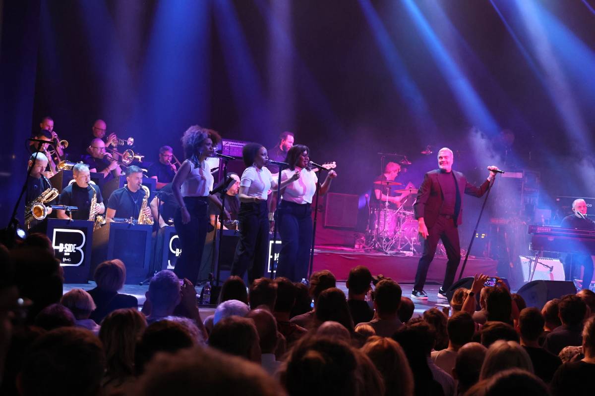 Electro Deluxe se spojili s B-Side Bandem a předvedli v Brně elektrizující show