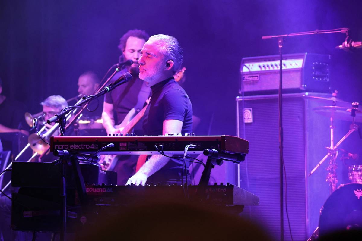 Electro Deluxe se spojili s B-Side Bandem a předvedli v Brně elektrizující show