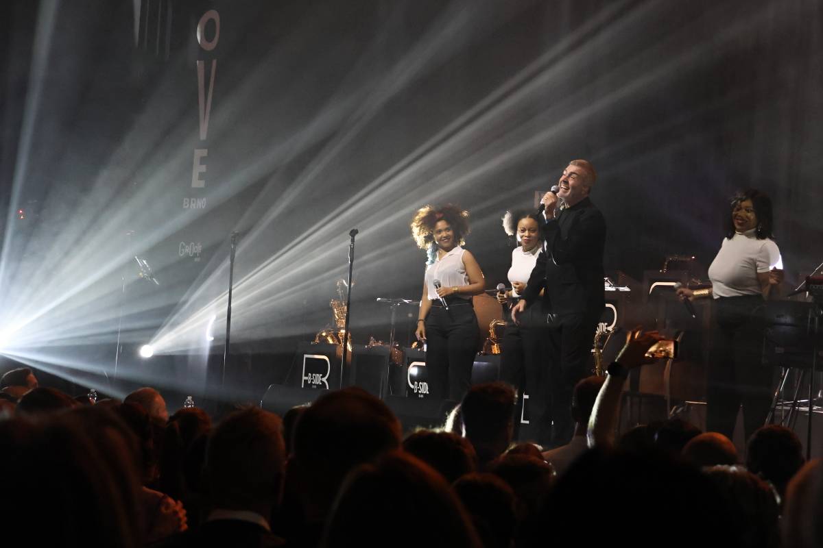 Electro Deluxe se spojili s B-Side Bandem a předvedli v Brně elektrizující show