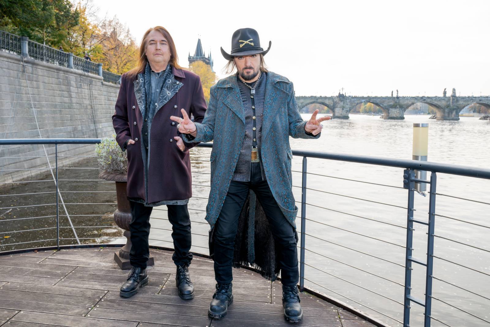 Lucie je zase ve čtyřech. Na lodi v Praze přivítala na palubě Viktora Dyka