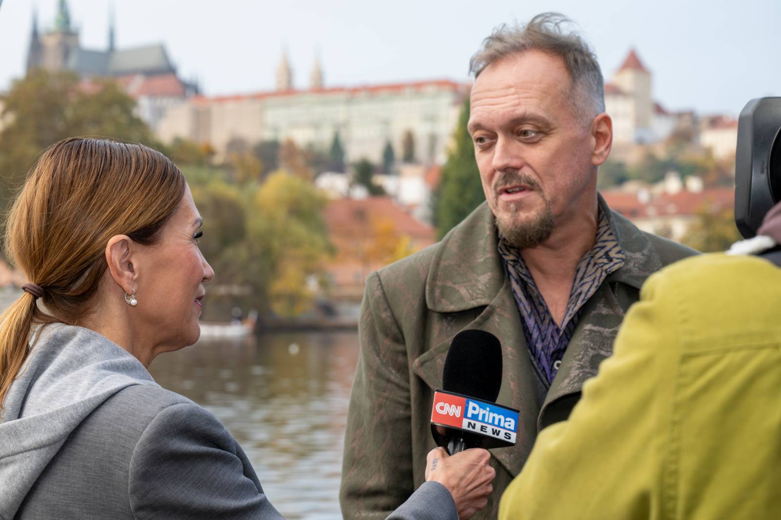 Lucie je zase ve čtyřech. Na lodi v Praze přivítala na palubě Viktora Dyka