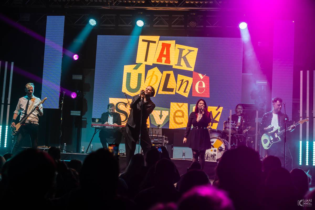 O5 a Radeček zahájili v Hradci Králové turné HoraLove, předskakoval jim Thom Artway