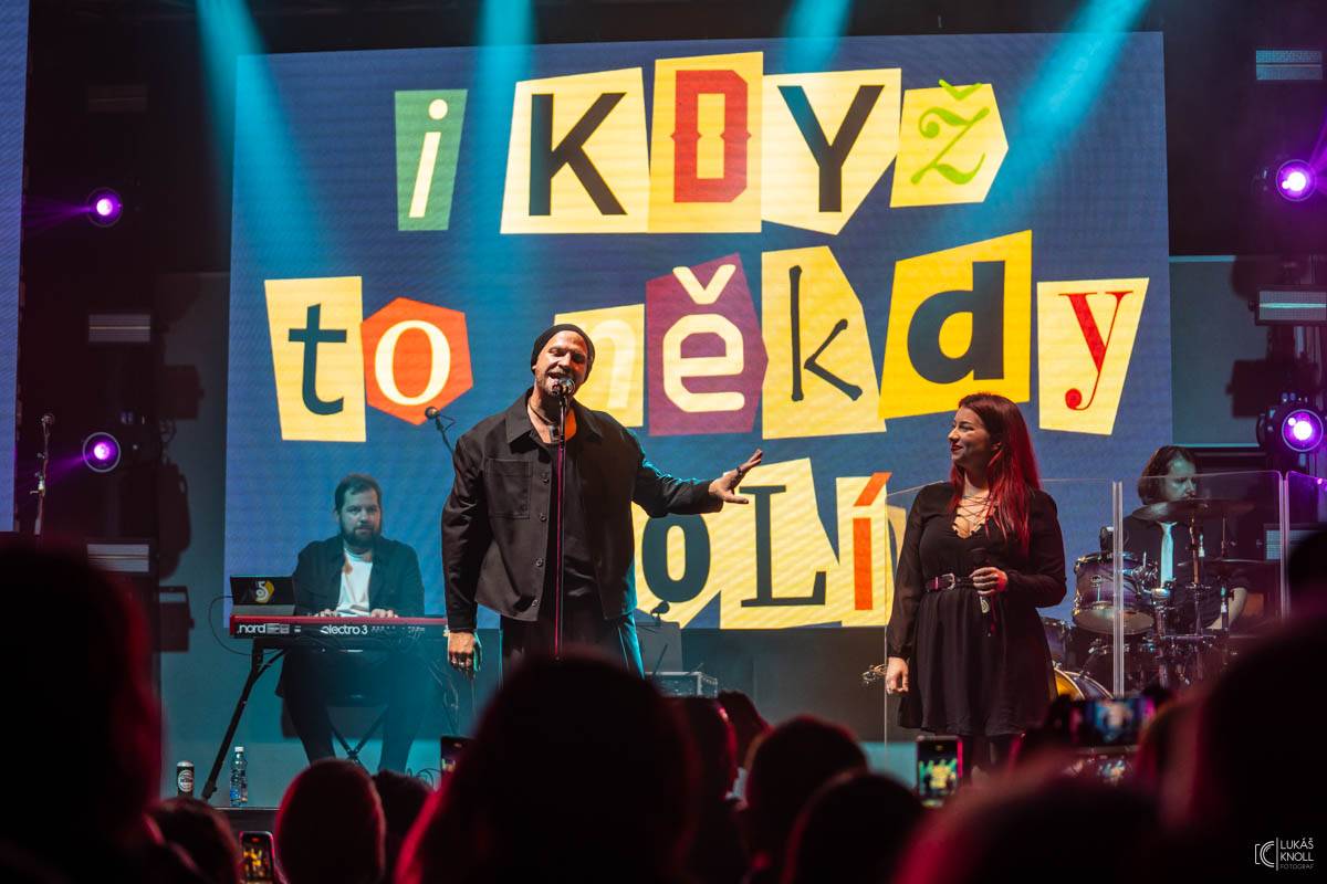 O5 a Radeček zahájili v Hradci Králové turné HoraLove, předskakoval jim Thom Artway