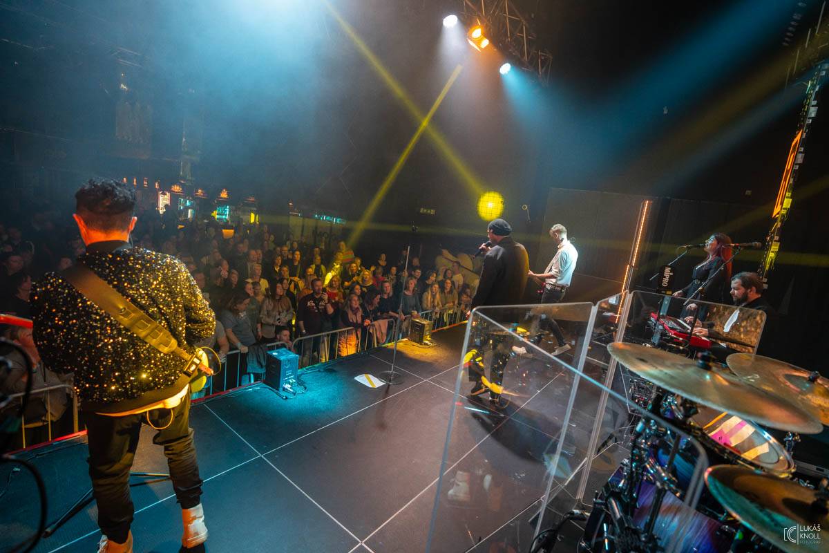 O5 a Radeček zahájili v Hradci Králové turné HoraLove, předskakoval jim Thom Artway