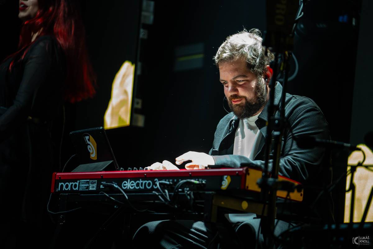 O5 a Radeček zahájili v Hradci Králové turné HoraLove, předskakoval jim Thom Artway