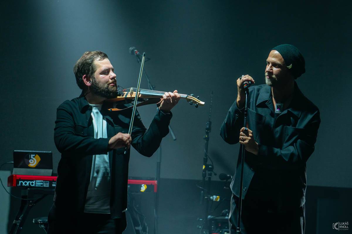 O5 a Radeček zahájili v Hradci Králové turné HoraLove, předskakoval jim Thom Artway