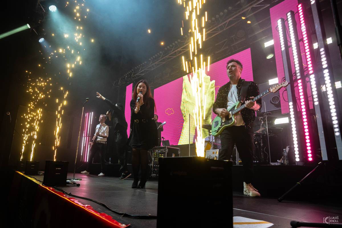 O5 a Radeček zahájili v Hradci Králové turné HoraLove, předskakoval jim Thom Artway