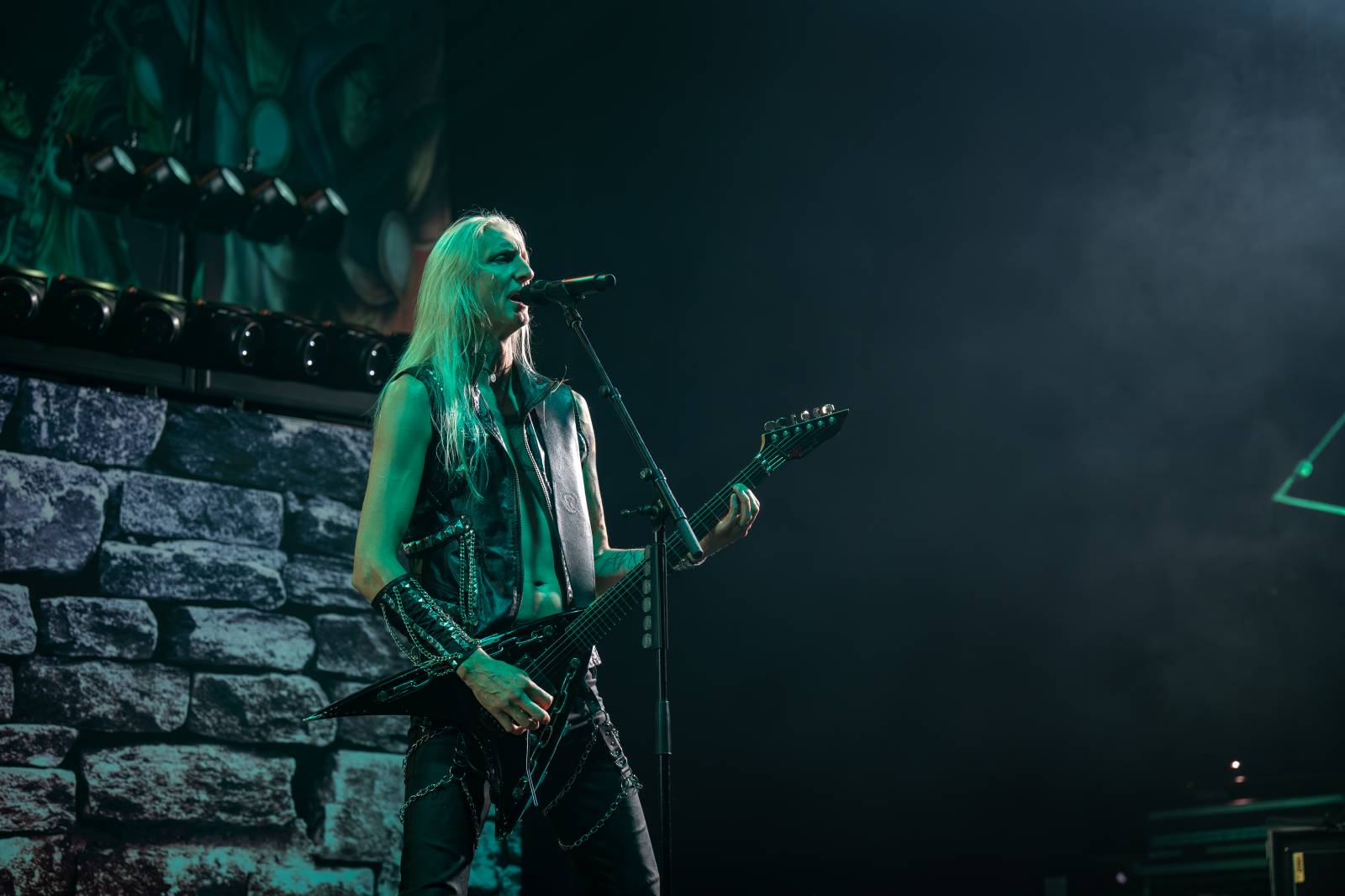 Metalová smršť v Holešovicích. Do Prahy zavítali Powerwolf, Hammerfall a Wind Rose
