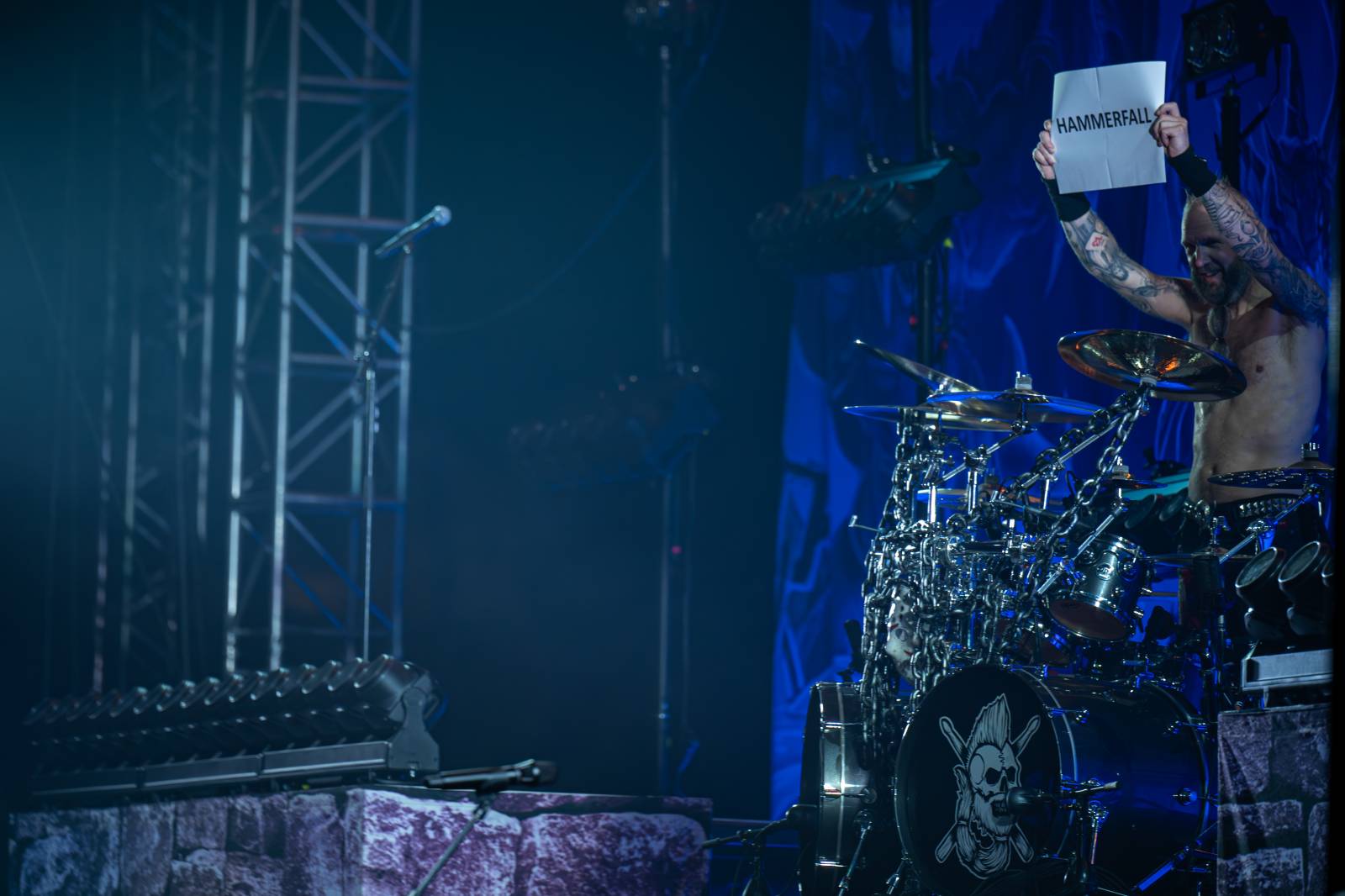 Metalová smršť v Holešovicích. Do Prahy zavítali Powerwolf, Hammerfall a Wind Rose