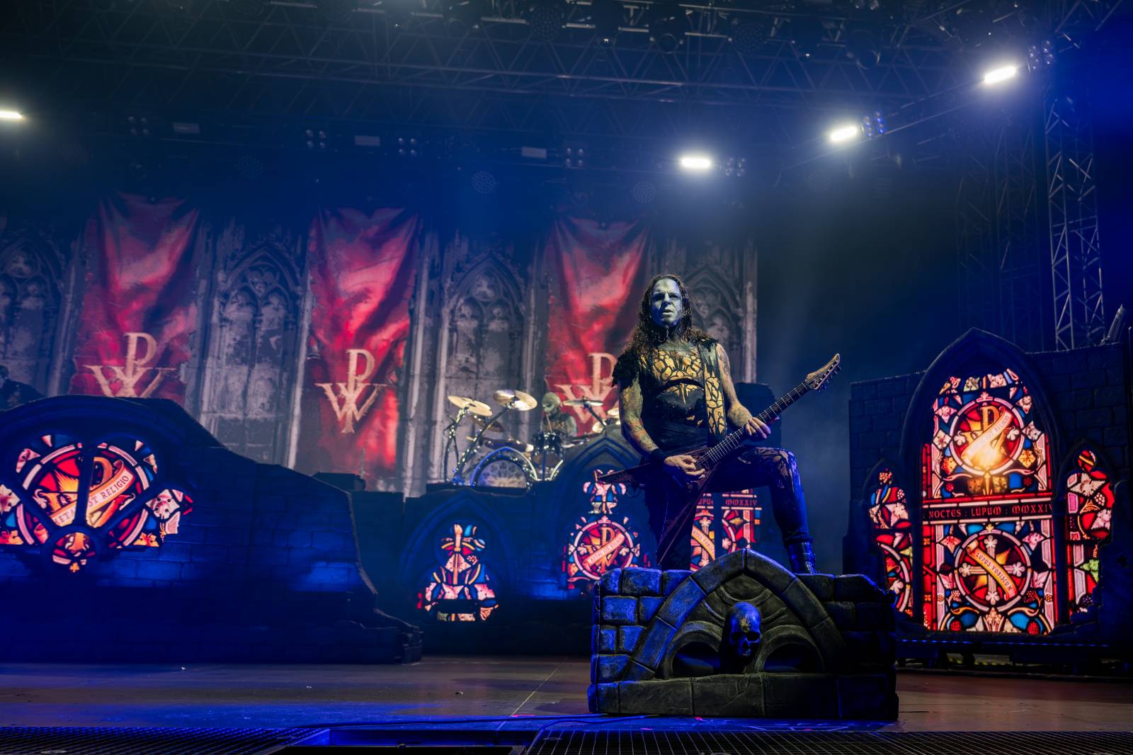 Metalová smršť v Holešovicích. Do Prahy zavítali Powerwolf, Hammerfall a Wind Rose