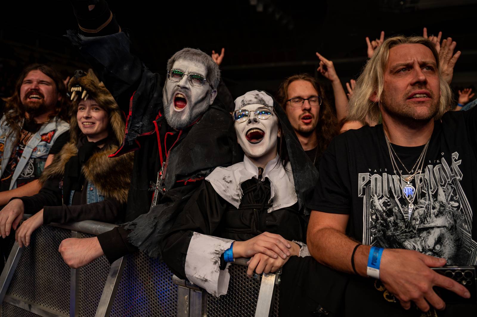 Metalová smršť v Holešovicích. Do Prahy zavítali Powerwolf, Hammerfall a Wind Rose