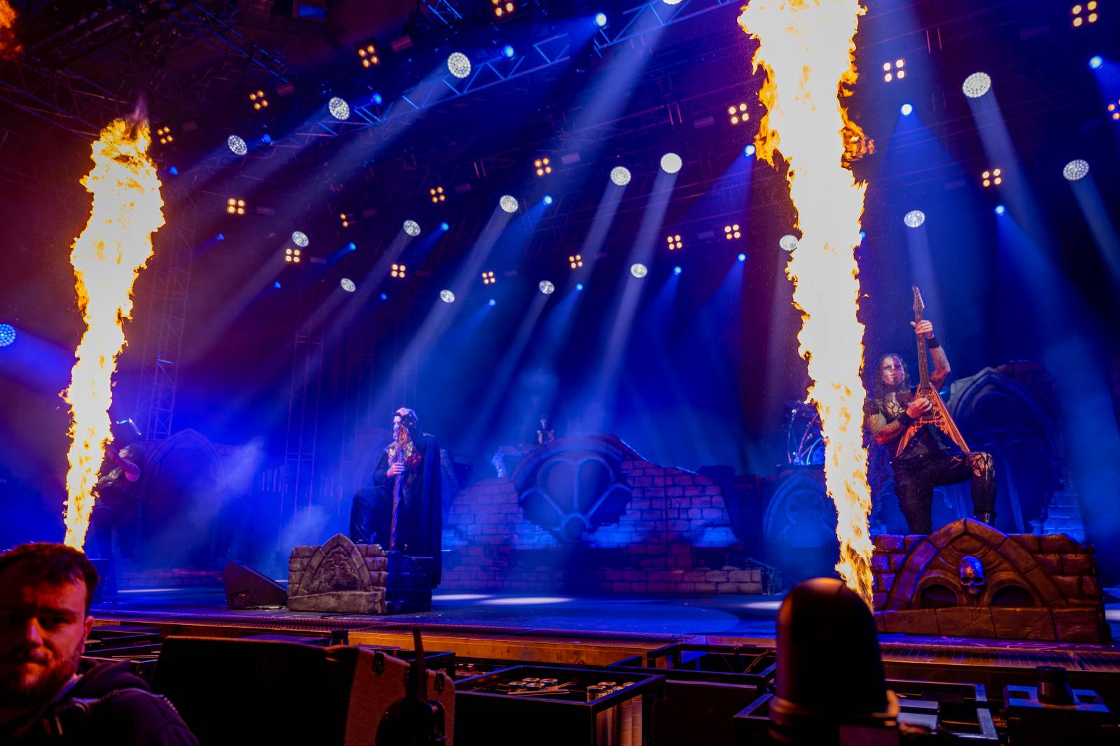 Metalová smršť v Holešovicích. Do Prahy zavítali Powerwolf, Hammerfall a Wind Rose