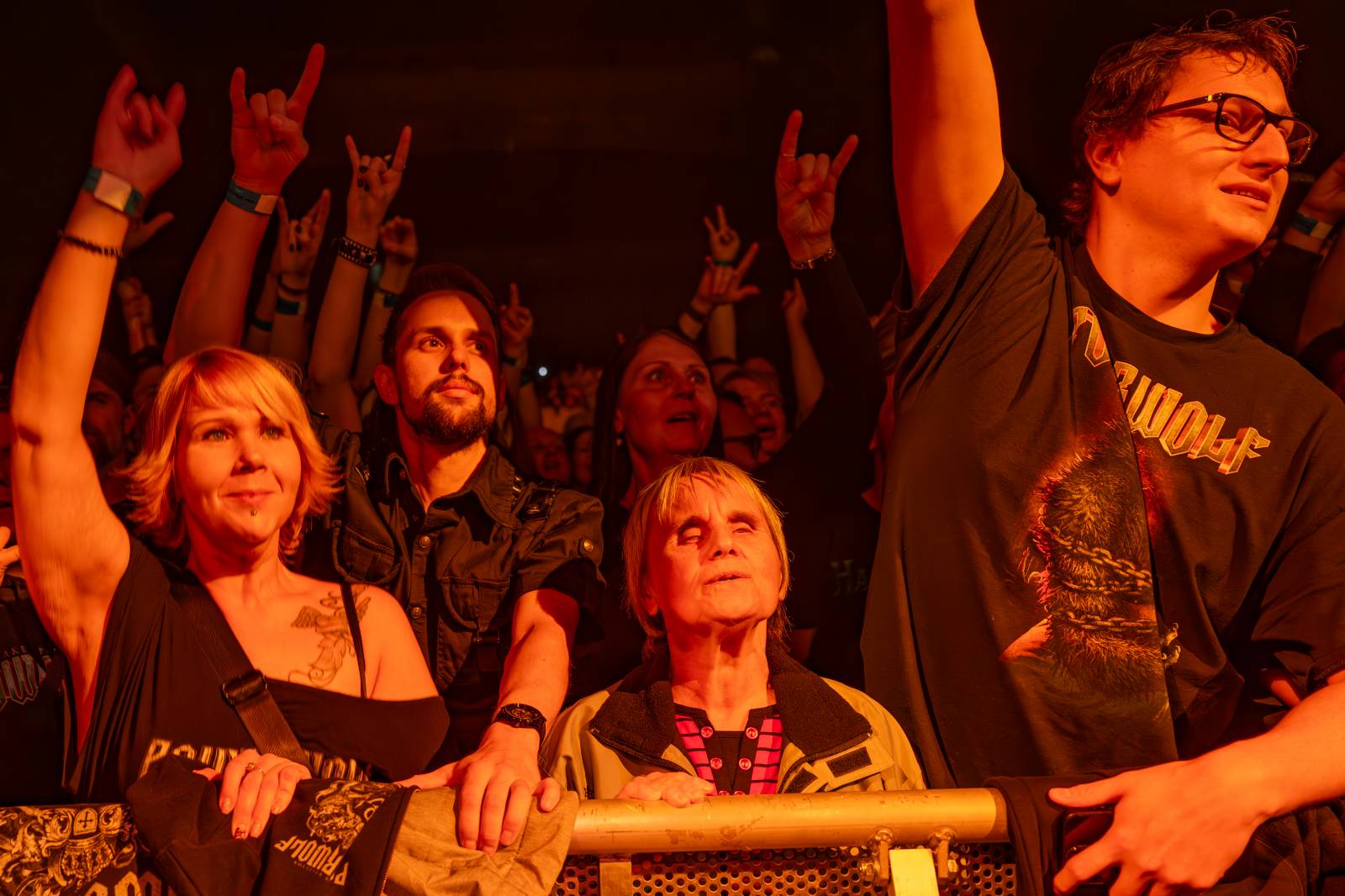 Metalová smršť v Holešovicích. Do Prahy zavítali Powerwolf, Hammerfall a Wind Rose