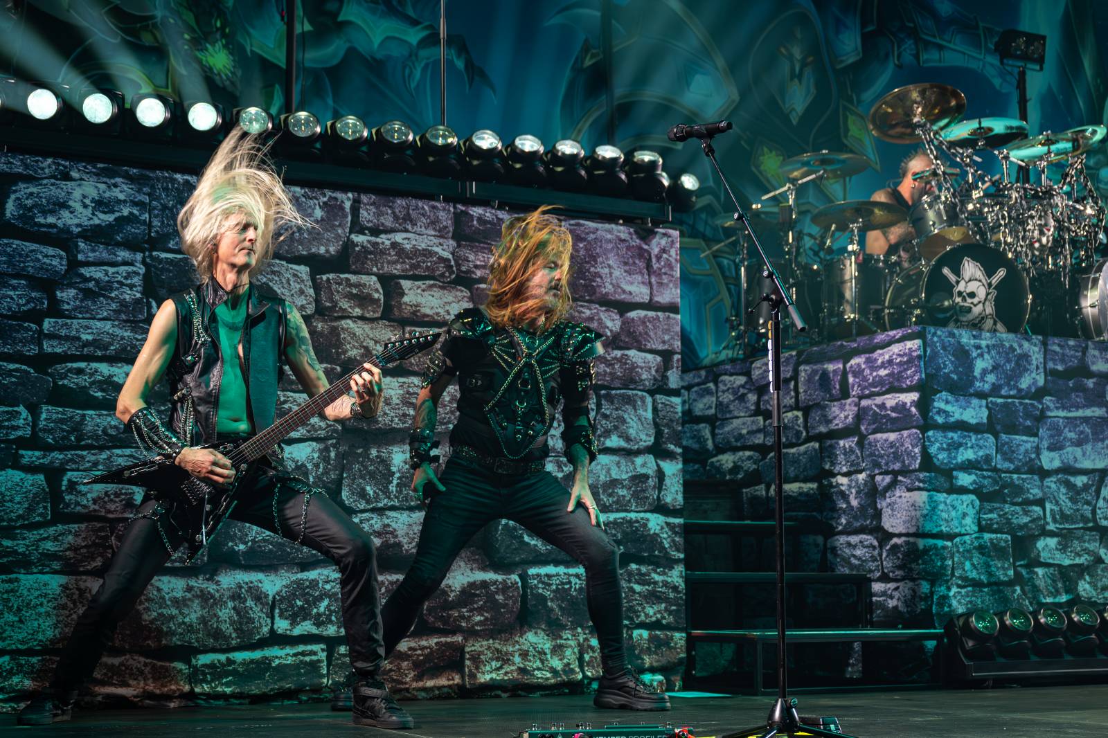 Metalová smršť v Holešovicích. Do Prahy zavítali Powerwolf, Hammerfall a Wind Rose