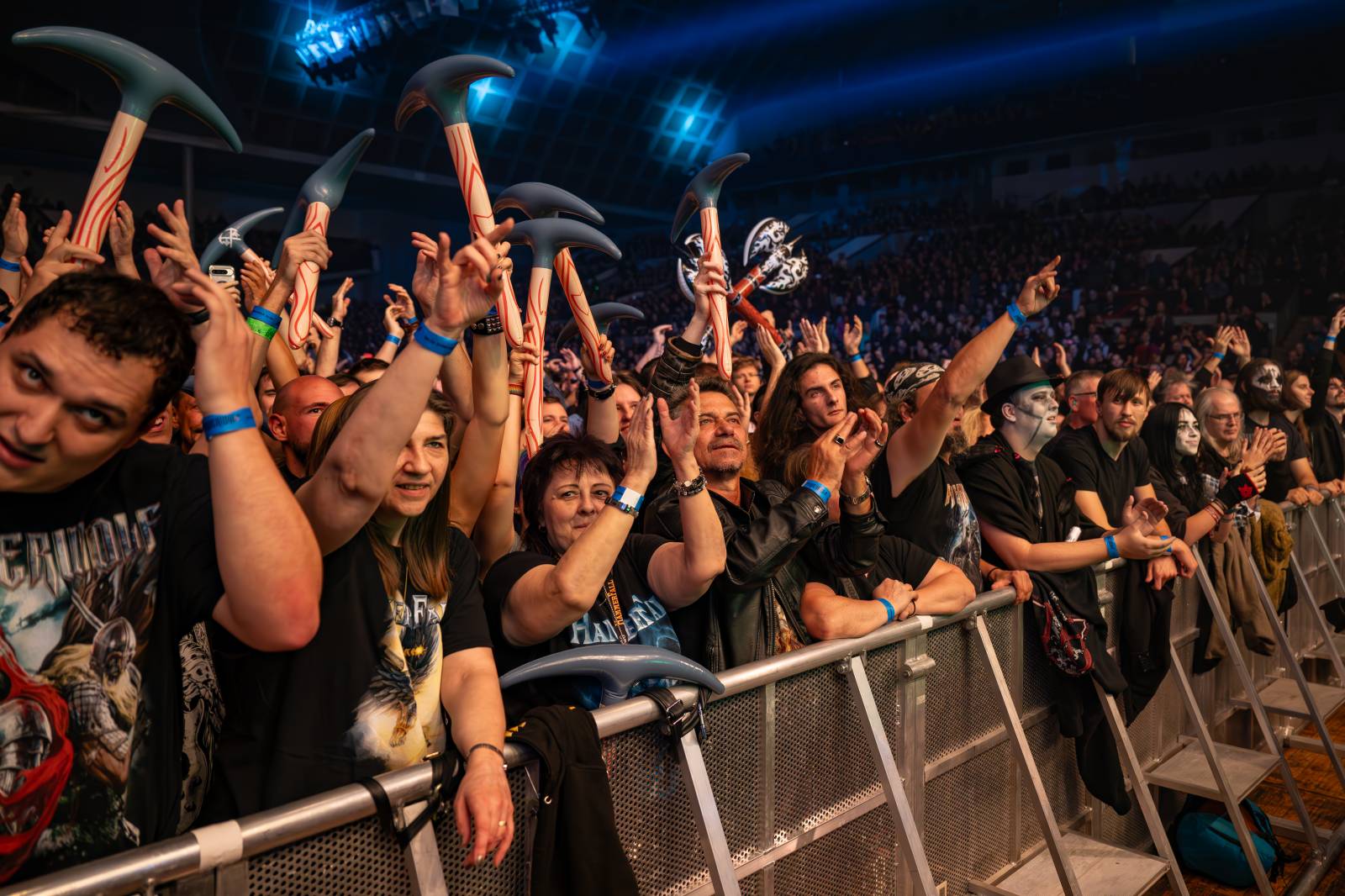 Metalová smršť v Holešovicích. Do Prahy zavítali Powerwolf, Hammerfall a Wind Rose