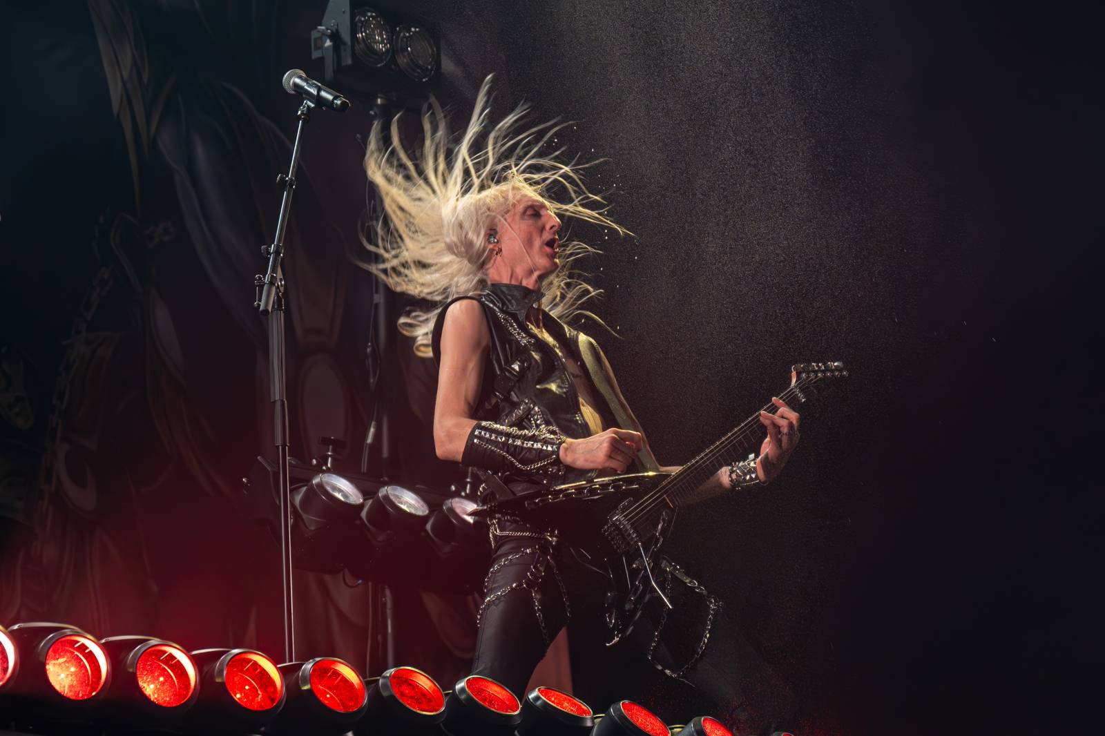 Metalová smršť v Holešovicích. Do Prahy zavítali Powerwolf, Hammerfall a Wind Rose