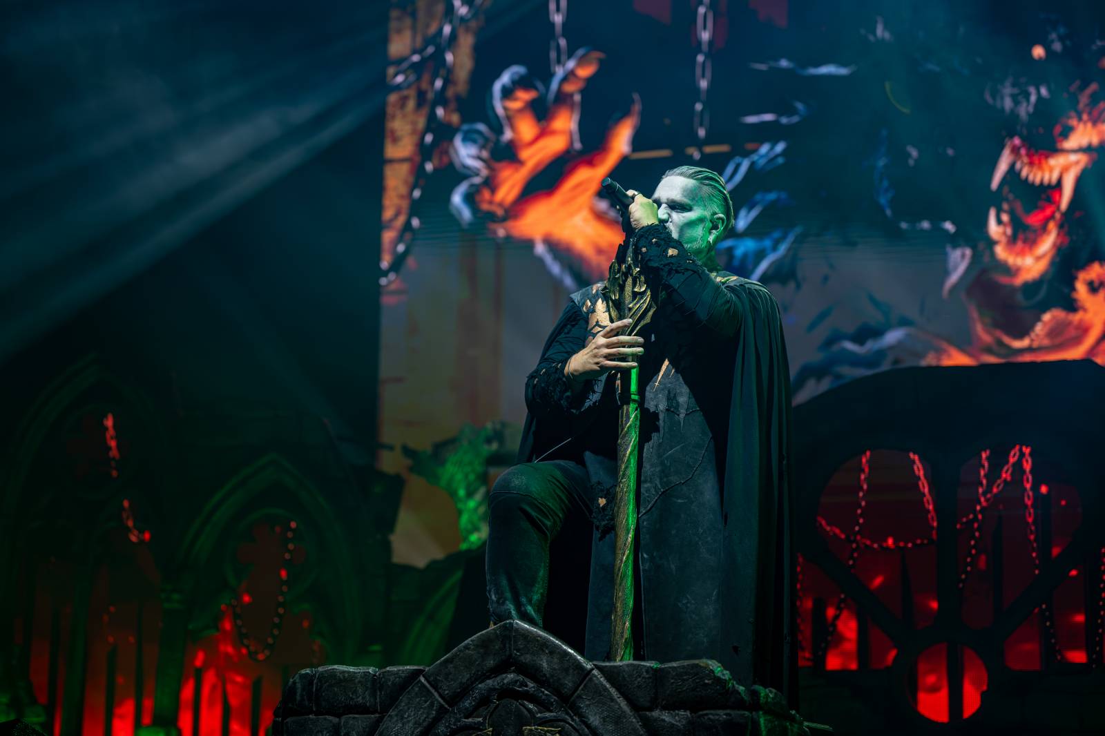 Metalová smršť v Holešovicích. Do Prahy zavítali Powerwolf, Hammerfall a Wind Rose