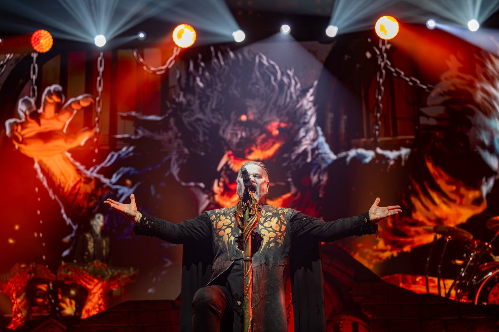 Metalová smršť v Holešovicích. Do Prahy zavítali Powerwolf, Hammerfall a Wind Rose