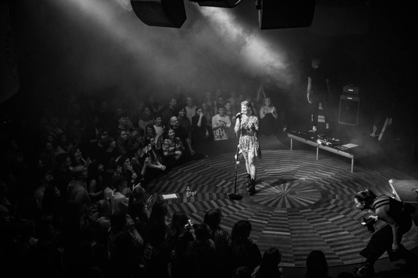 Aiko pokřtila v Lucerna Music Baru nové album, jejím hostem byla Maella