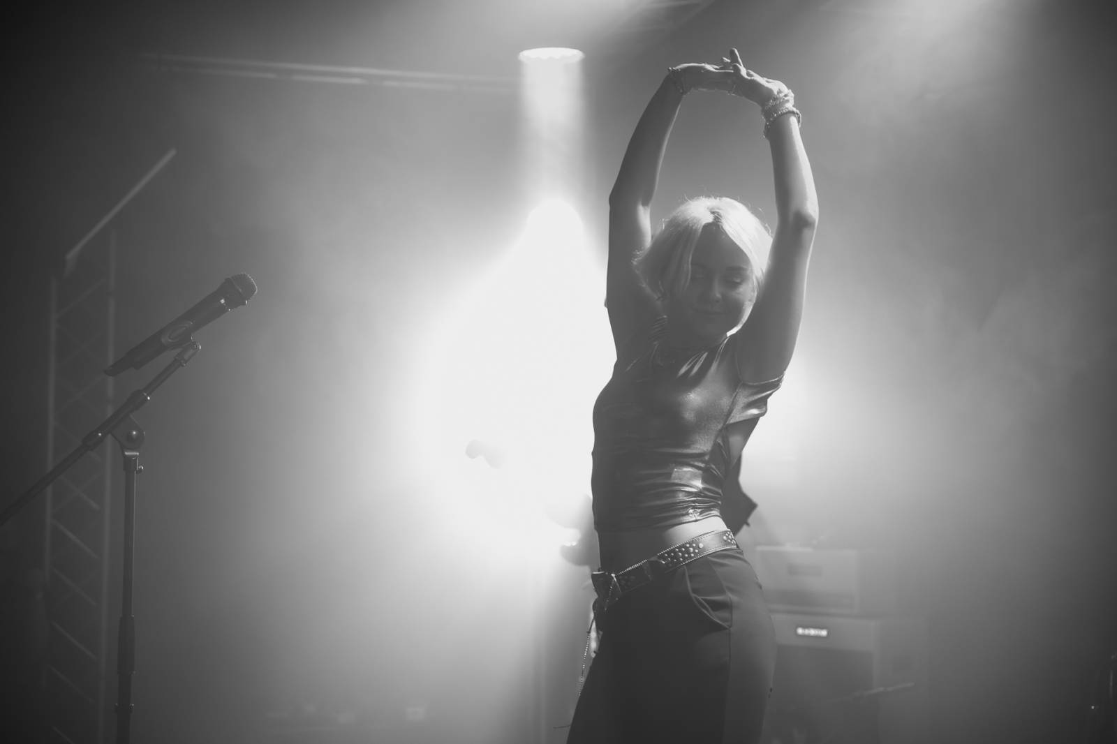 Aiko rozzářila brněnský Kabinet múz, večer zahájila Maella