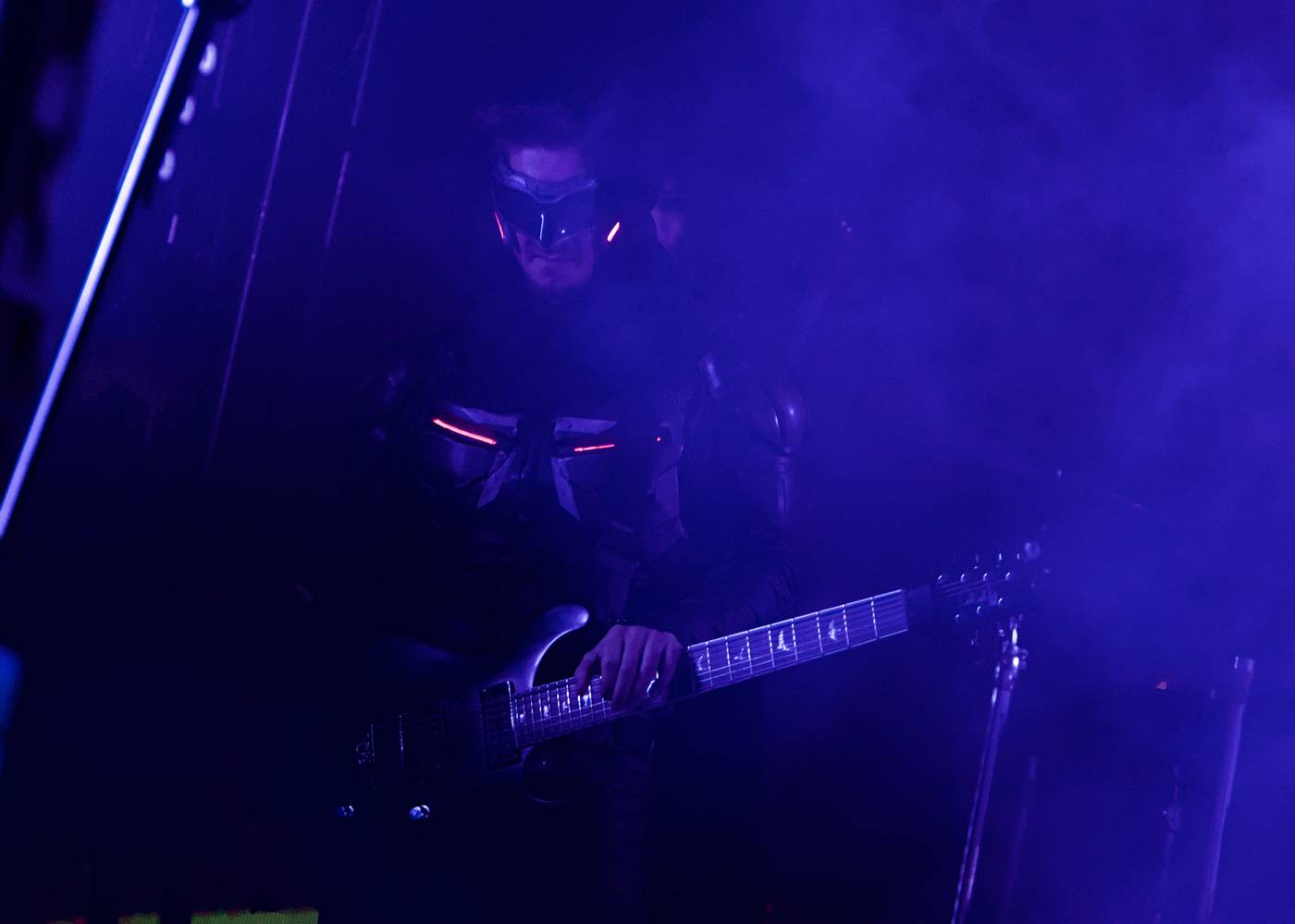 Futuristické kostýmy i strhující vizuální show. Starset se po roce vrátili do Prahy