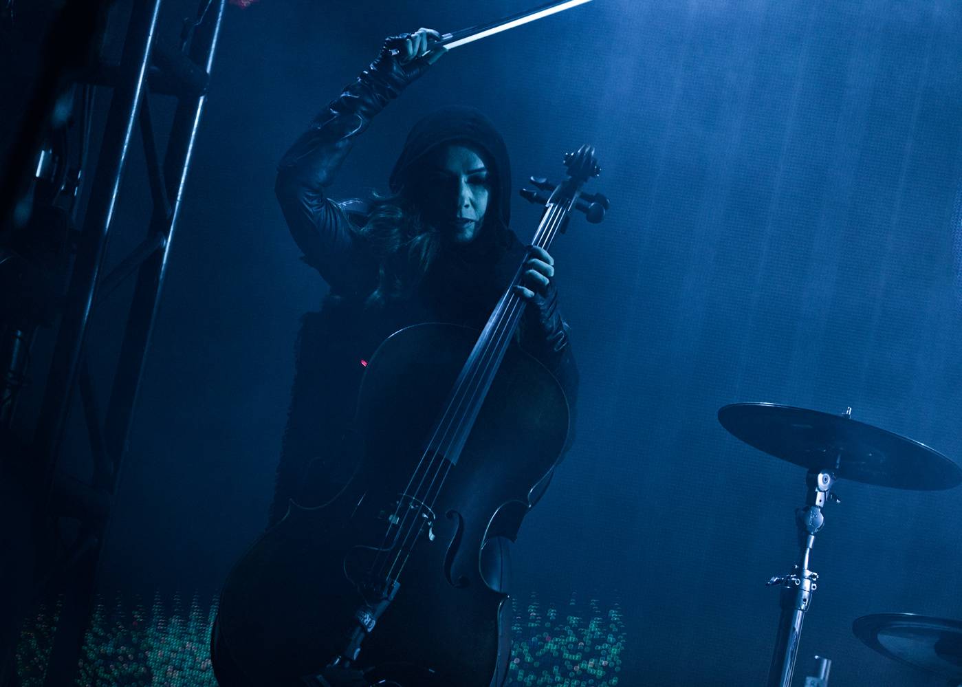 Futuristické kostýmy i strhující vizuální show. Starset se po roce vrátili do Prahy