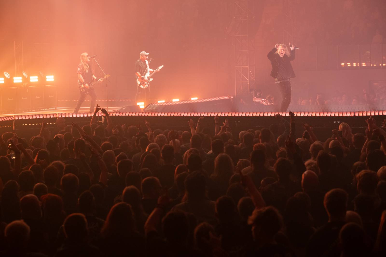 Kabát oslavil 35 let na scéně i v Ústí nad Labem, zpíval s ním celý stadion