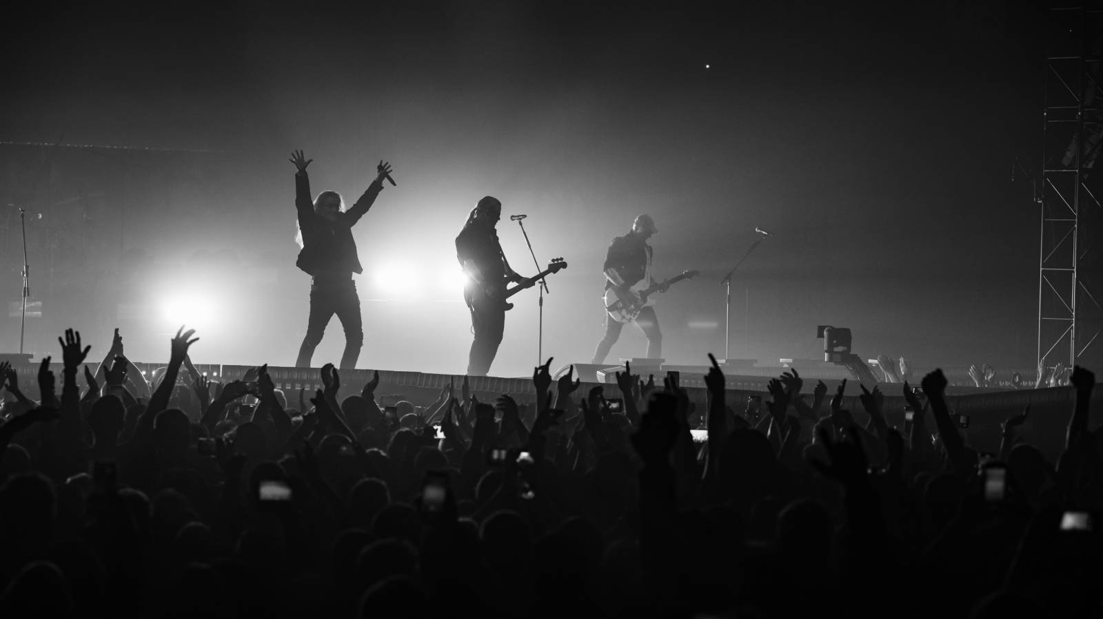 Kabát oslavil 35 let na scéně i v Ústí nad Labem, zpíval s ním celý stadion