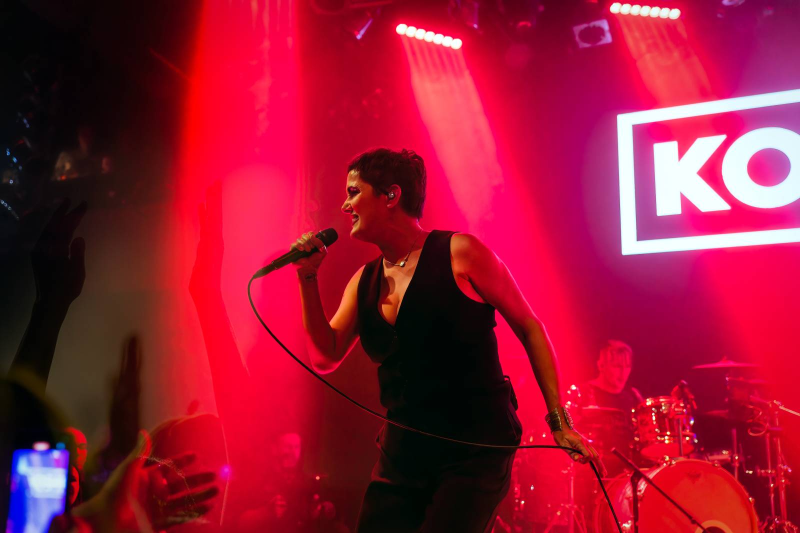 Kosheen v čele se Sian Evans odstartovali v Praze oslavy 25 let na scéně