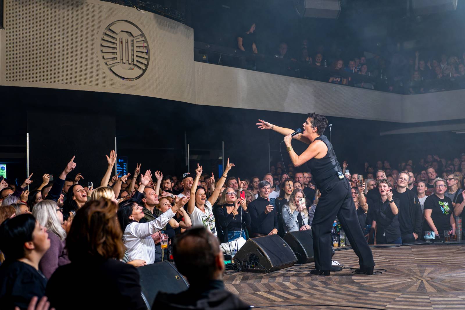 Kosheen v čele se Sian Evans odstartovali v Praze oslavy 25 let na scéně