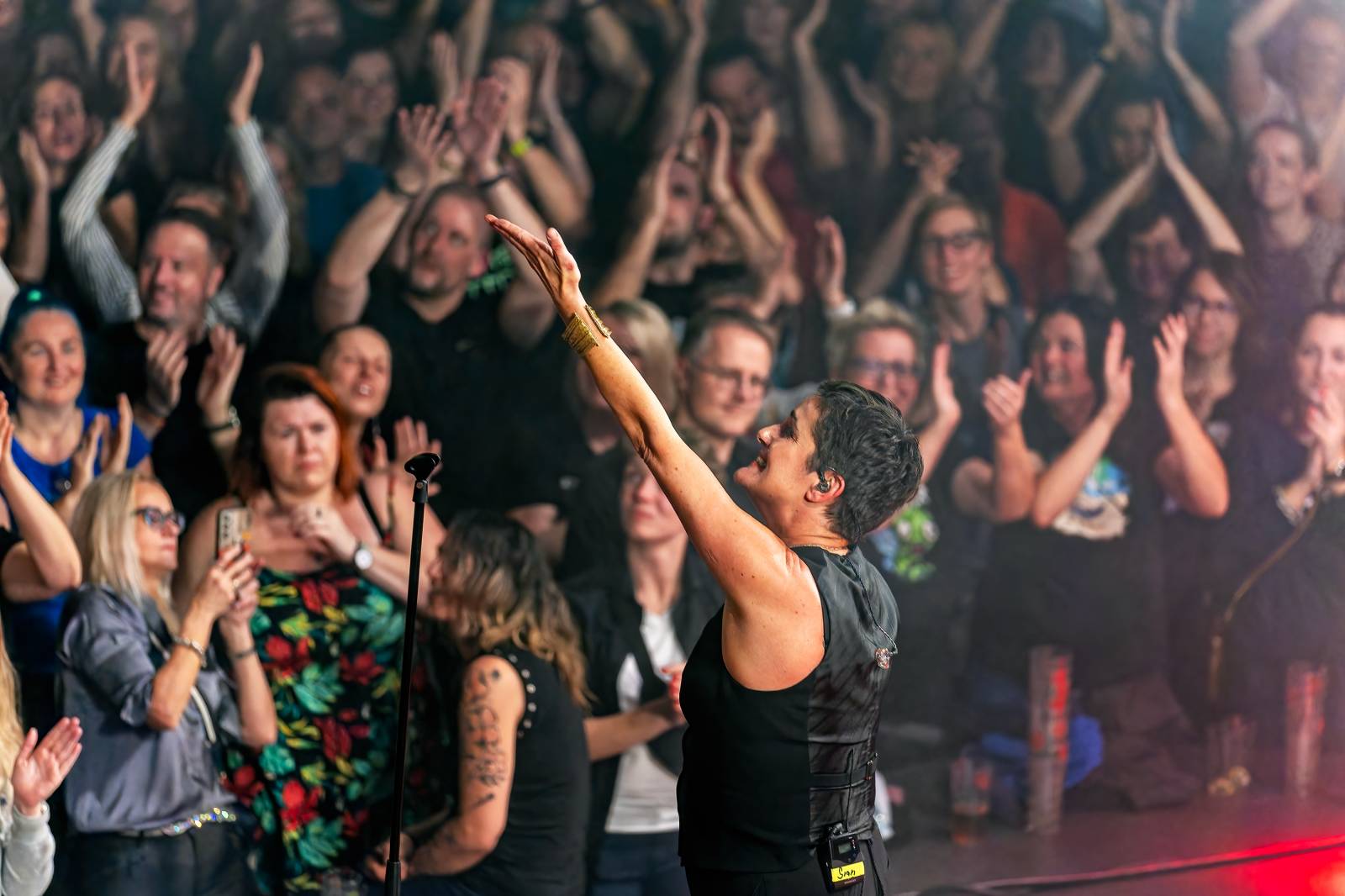 Kosheen v čele se Sian Evans odstartovali v Praze oslavy 25 let na scéně