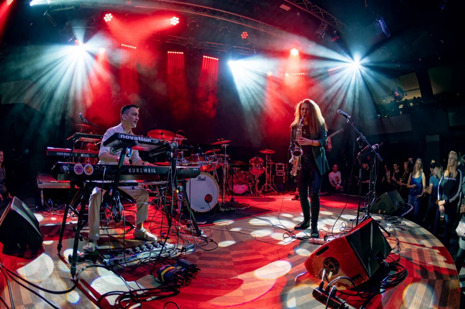 Kosheen v čele se Sian Evans odstartovali v Praze oslavy 25 let na scéně