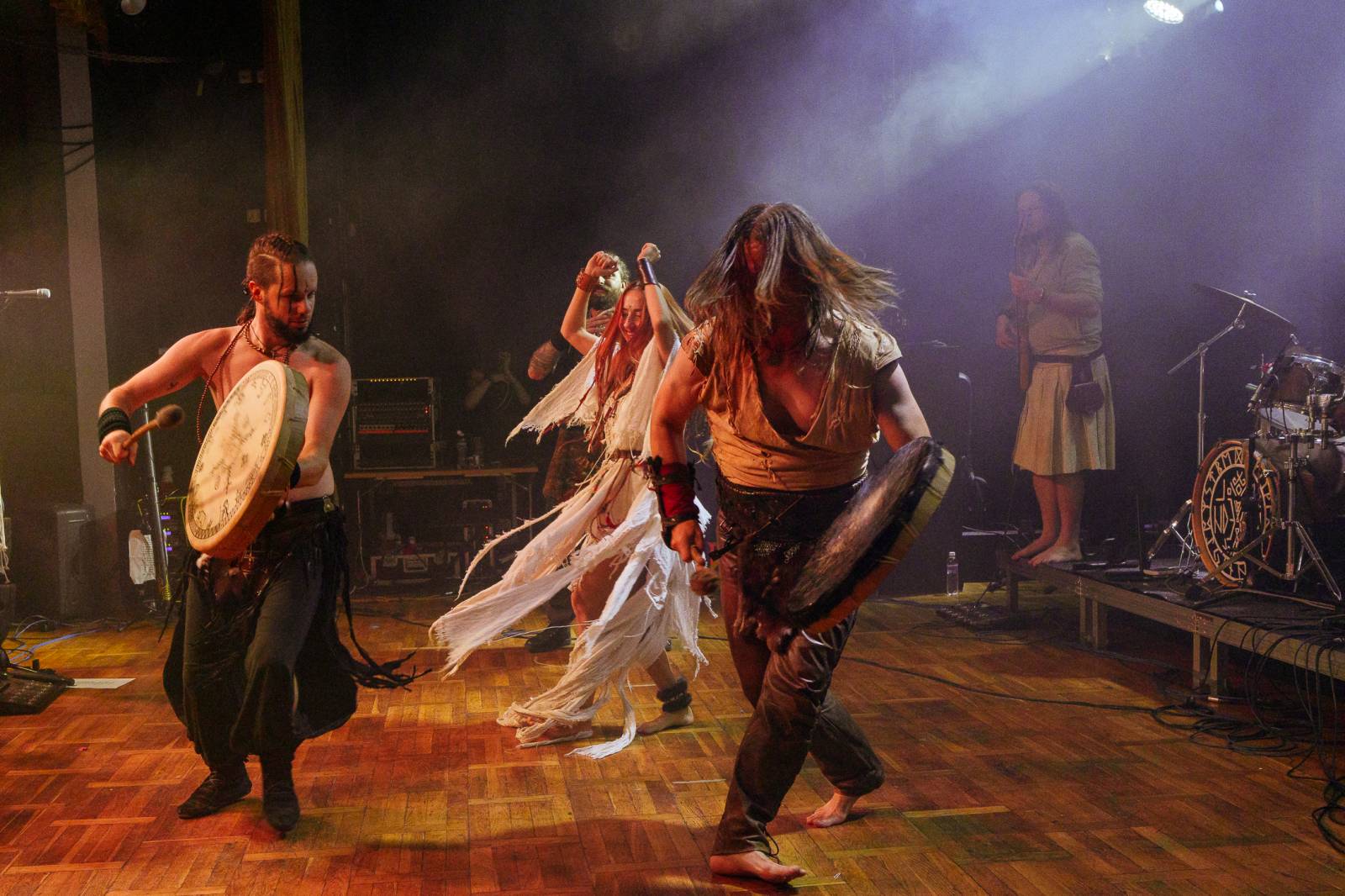 Deloraine na svém turné navštívili i Plzeň, doprovodila je polská Žniwa