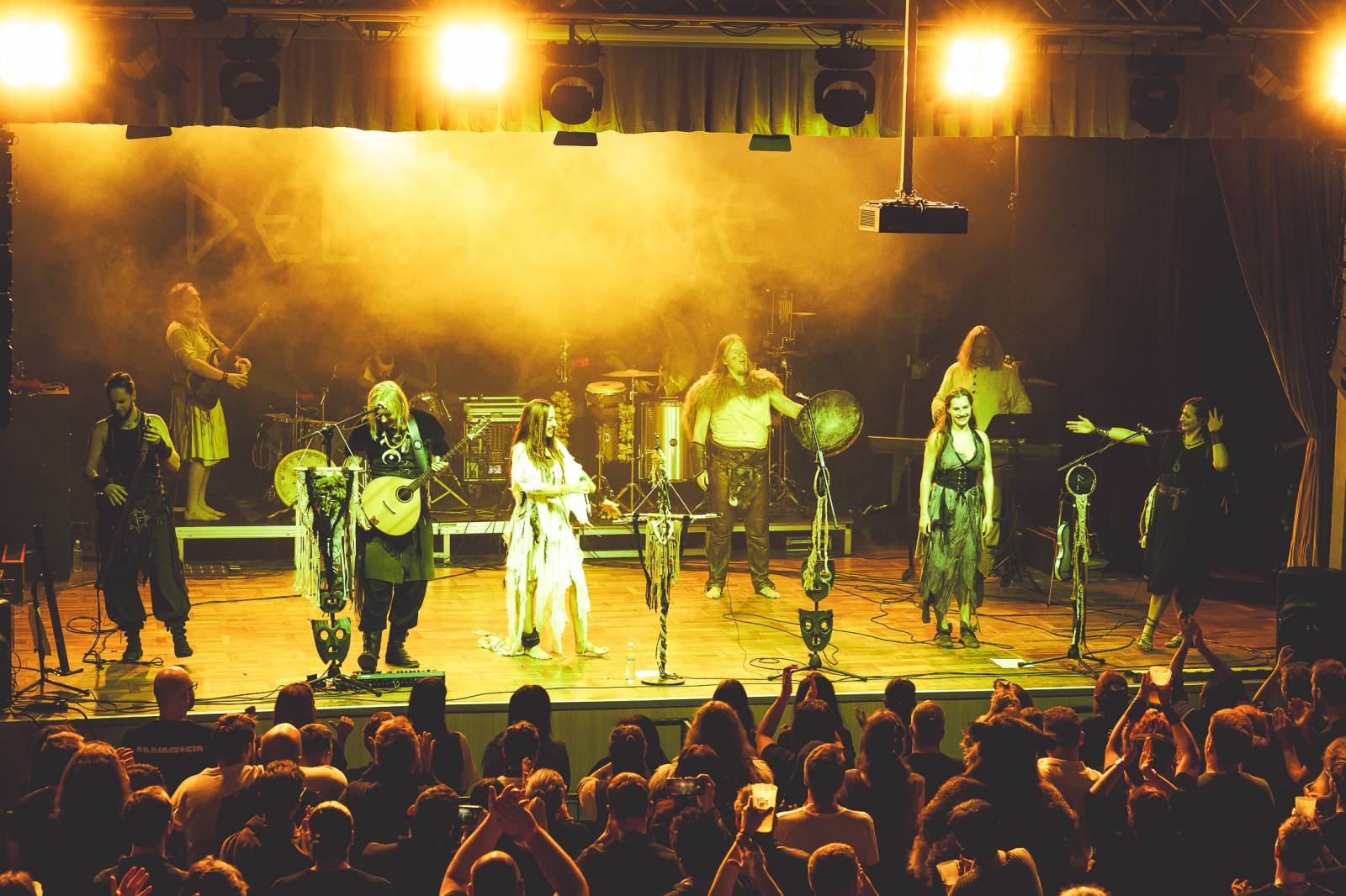 Deloraine na svém turné navštívili i Plzeň, doprovodila je polská Žniwa