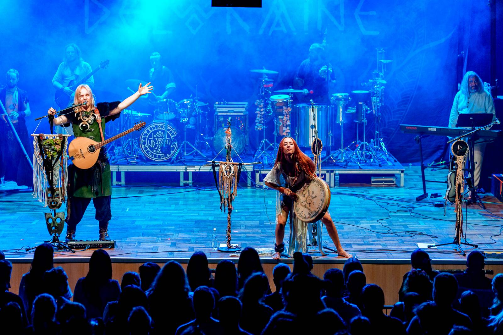 Deloraine na svém turné navštívili i Plzeň, doprovodila je polská Žniwa