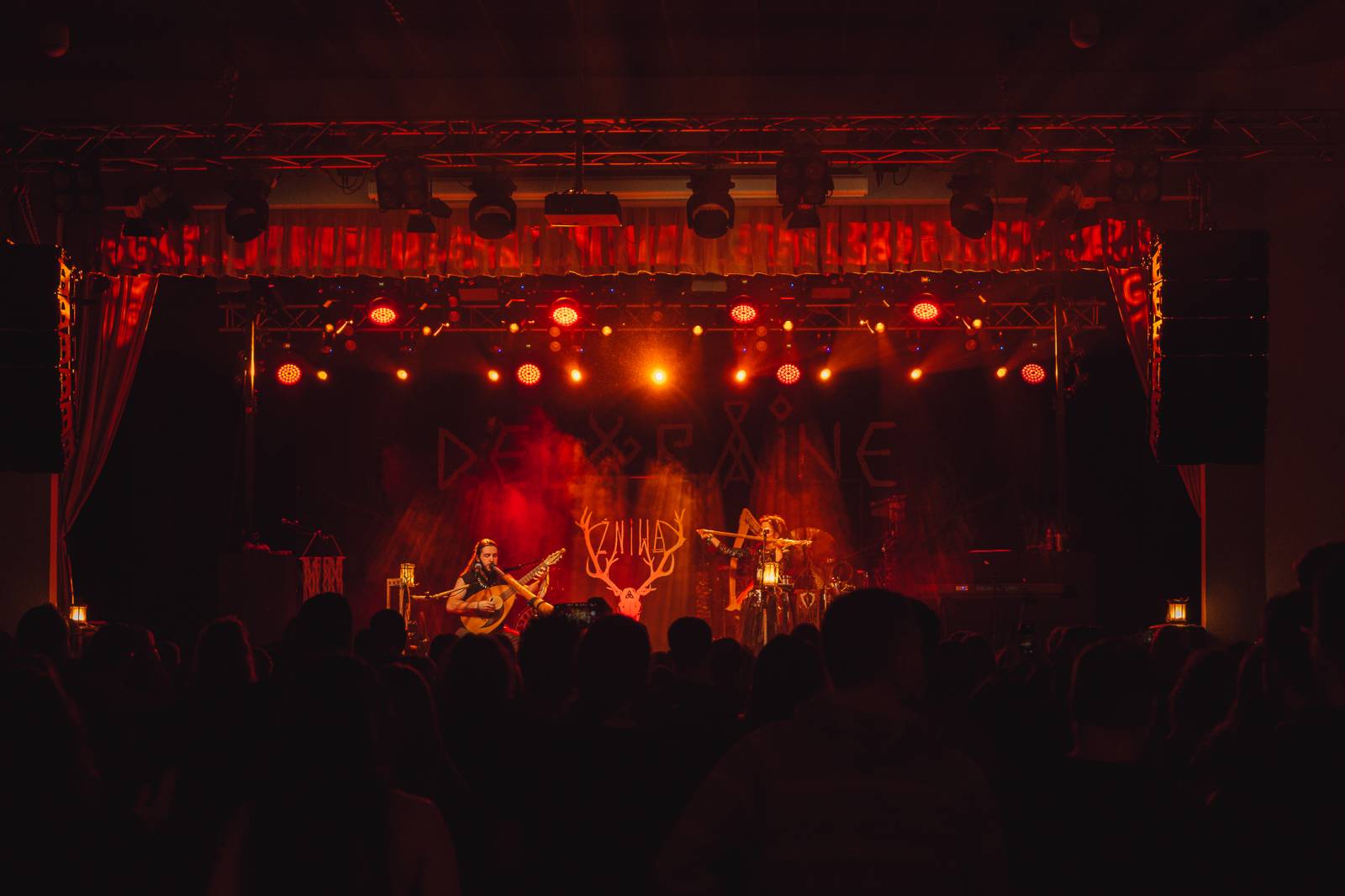 Deloraine na svém turné navštívili i Plzeň, doprovodila je polská Žniwa