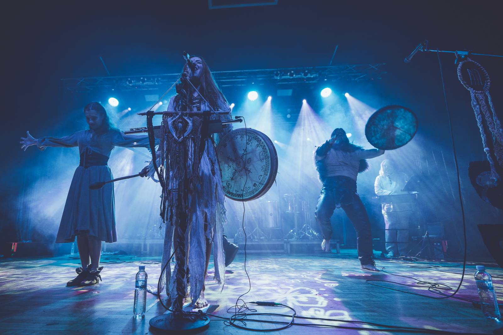 Deloraine na svém turné navštívili i Plzeň, doprovodila je polská Žniwa