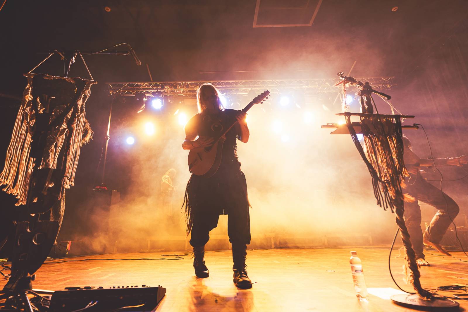 Deloraine na svém turné navštívili i Plzeň, doprovodila je polská Žniwa