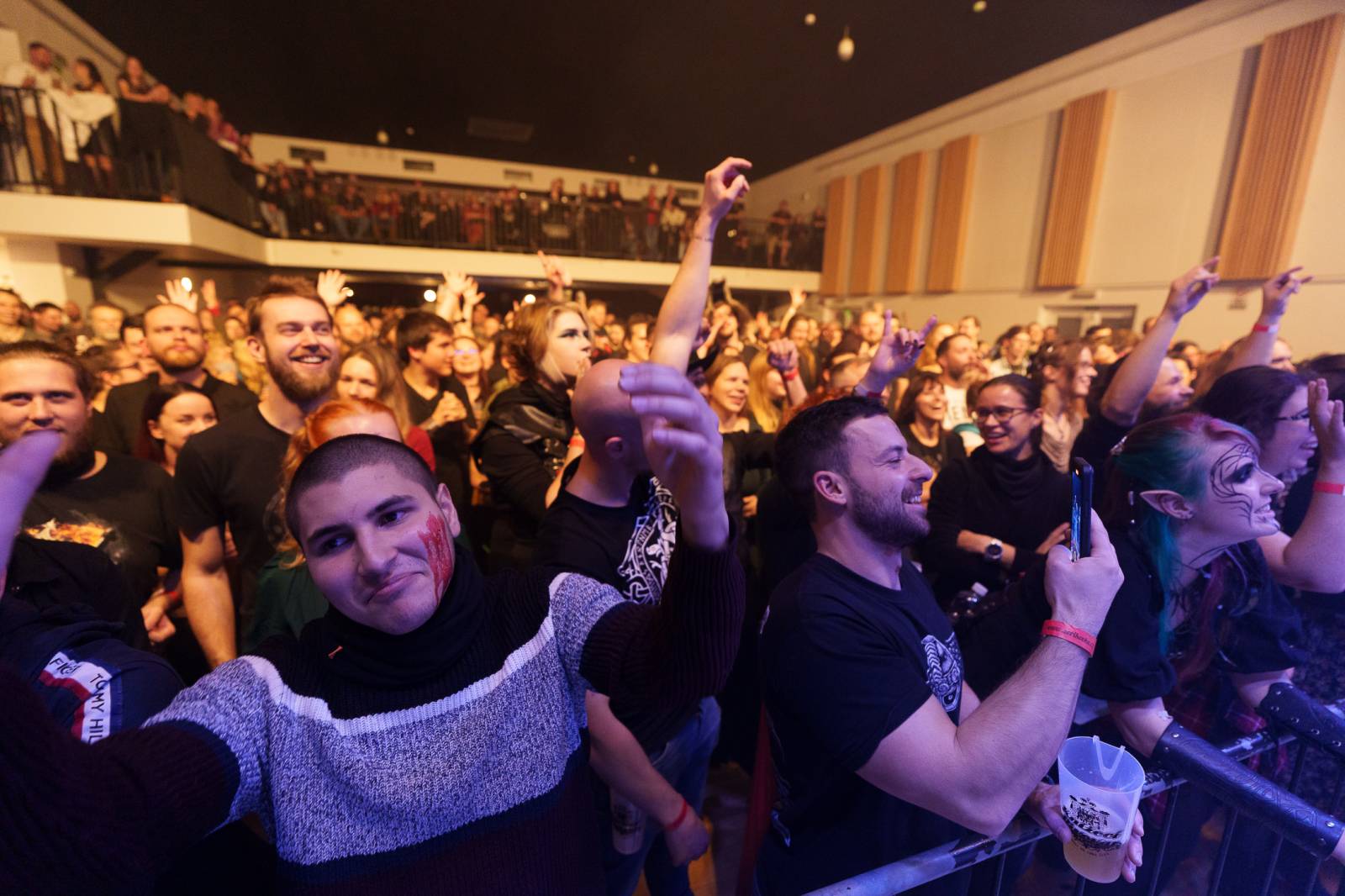 Deloraine na svém turné navštívili i Plzeň, doprovodila je polská Žniwa