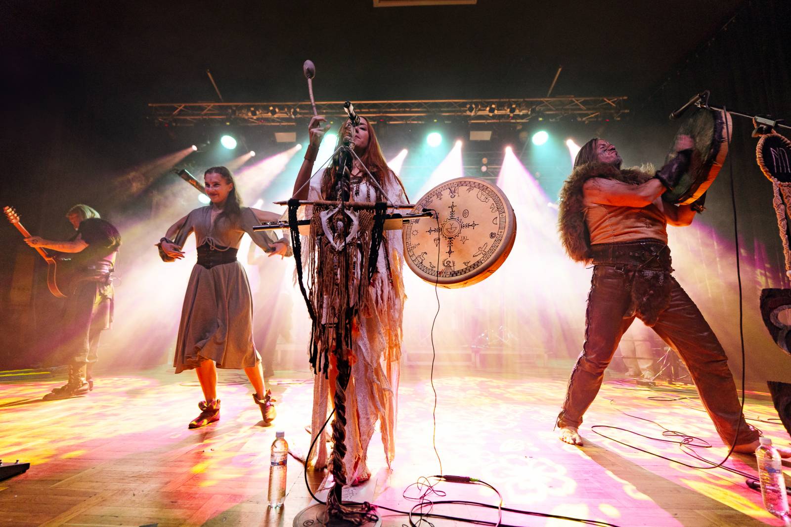 Deloraine na svém turné navštívili i Plzeň, doprovodila je polská Žniwa