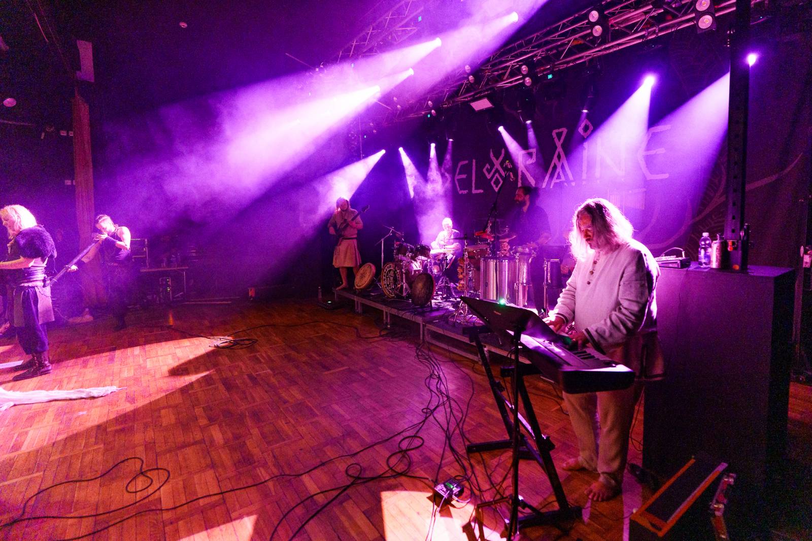 Deloraine na svém turné navštívili i Plzeň, doprovodila je polská Žniwa