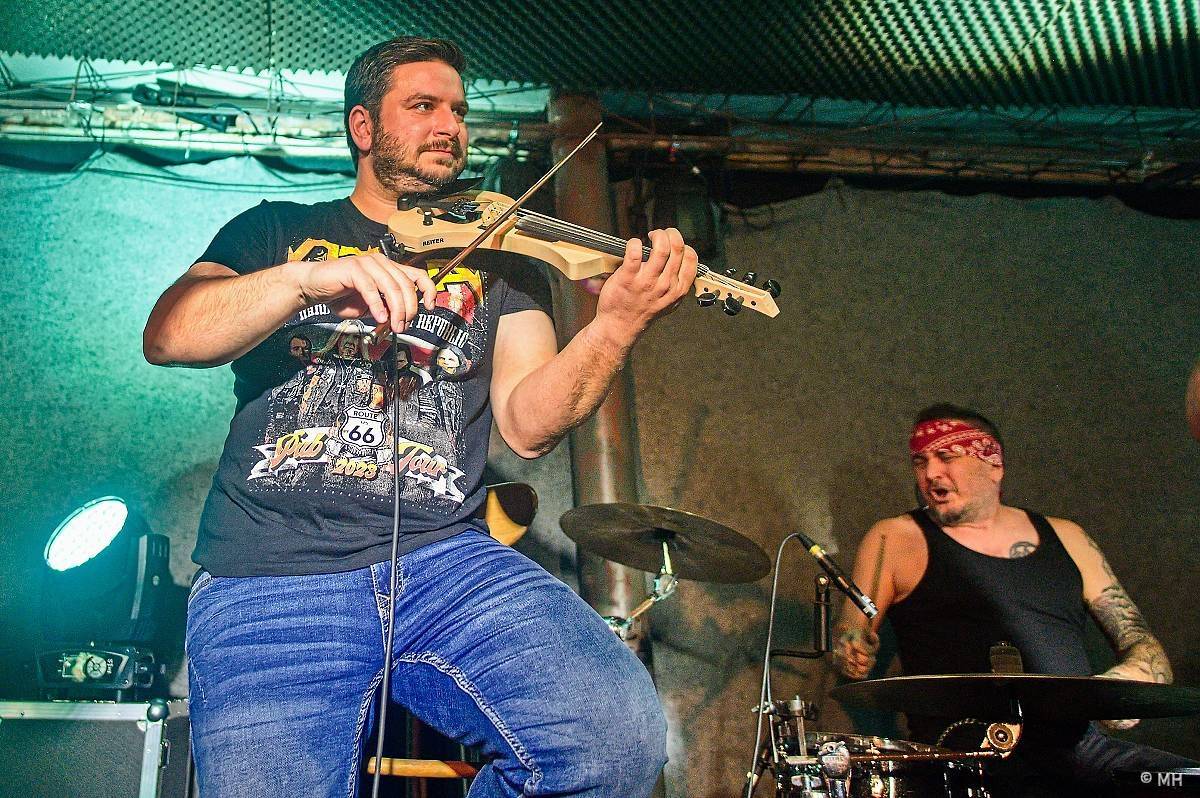 Doga trochu jinak. Unplugged koncertu v Plzni předcházelo promítaní jejího dokumentu Route 66 & Rock 'n' Roll