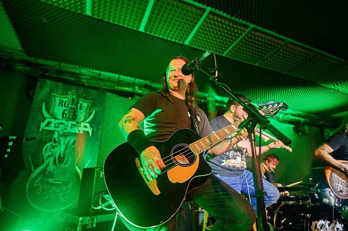 Doga trochu jinak. Unplugged koncertu v Plzni předcházelo promítaní jejího dokumentu Route 66 & Rock 'n' Roll