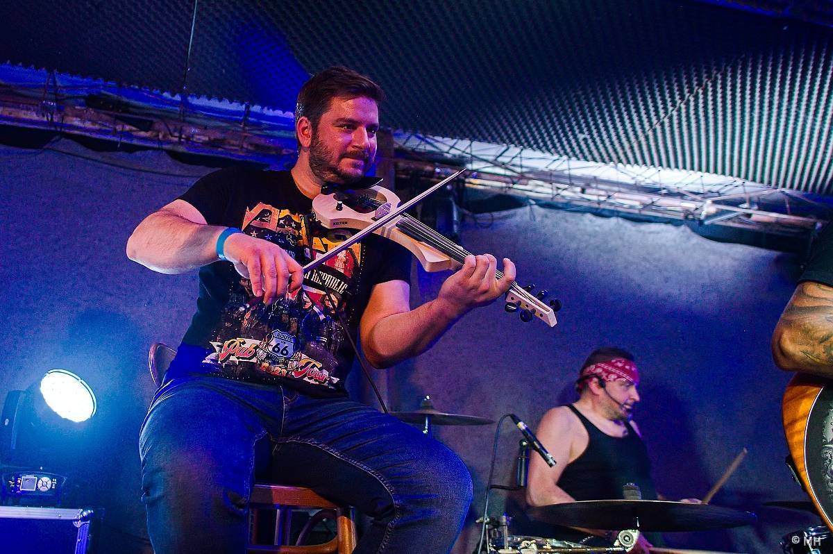 Doga trochu jinak. Unplugged koncertu v Plzni předcházelo promítaní jejího dokumentu Route 66 & Rock 'n' Roll