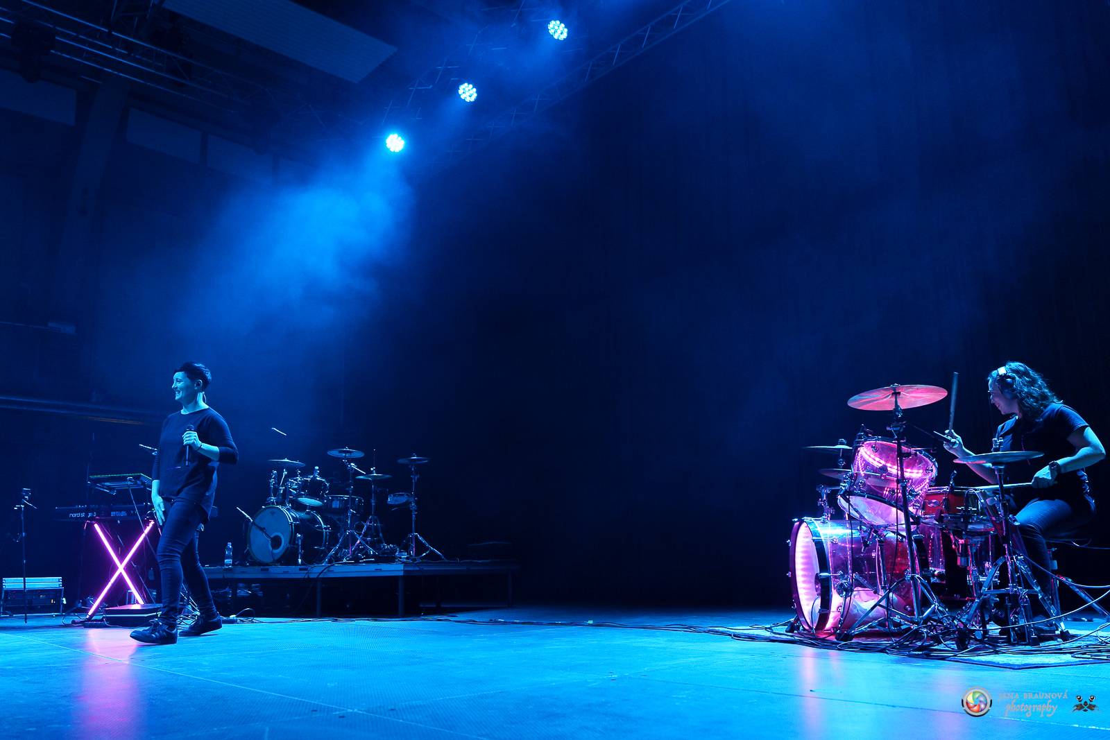 Britští Kosheen přivezli do Plzně energií nabitou show