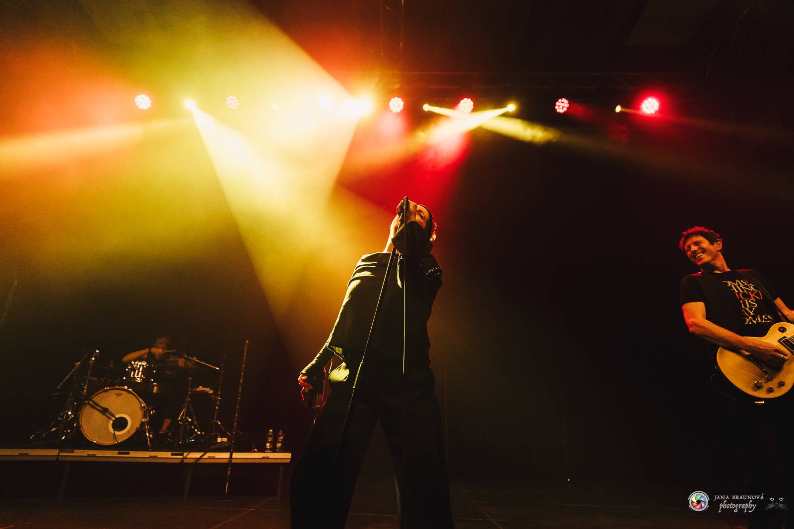 Britští Kosheen přivezli do Plzně energií nabitou show