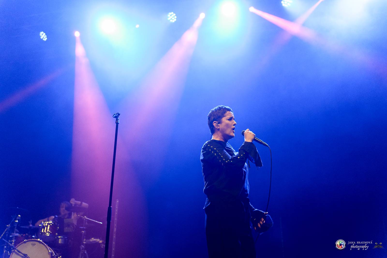 Britští Kosheen přivezli do Plzně energií nabitou show